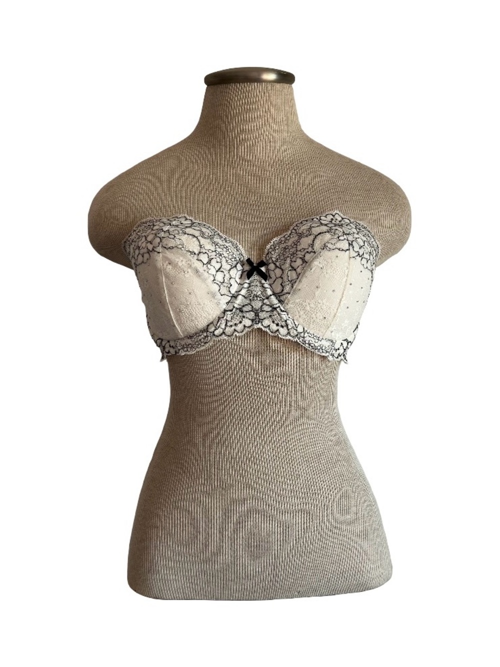 Victoria's Secret Lace and rhinestone Bra 32DD Ivory Black